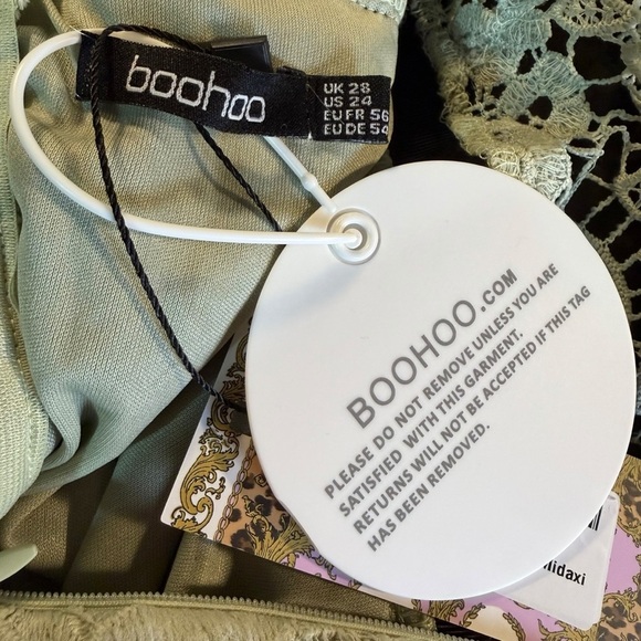 NWT Boohoo ‘Occasion Lace Tiered Midaxi Dress’ in Sage / Mint Green Plus Size 24 - Picture 5 of 16